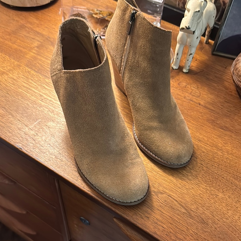 Lucky Brand Tan Suede Ankle Booties with Wedge Heel